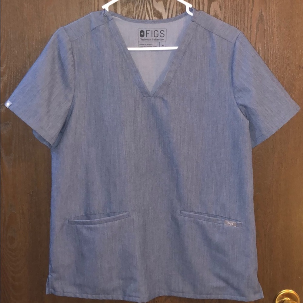 Figs 3 pocket scrub top Medium